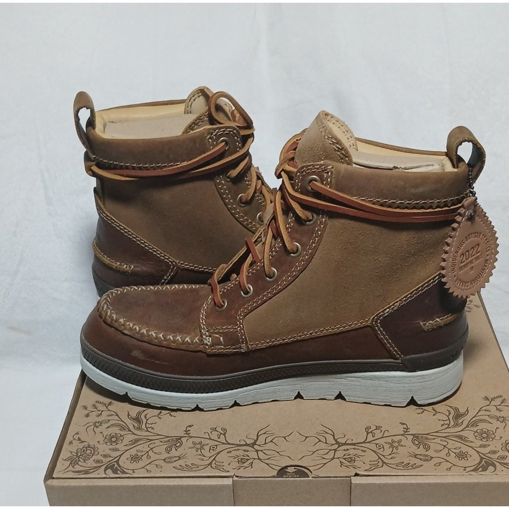NIB!  Manitobah Mukluks Mesa Moc Toe Waterproof Leather Boot Men Size 8  Tan